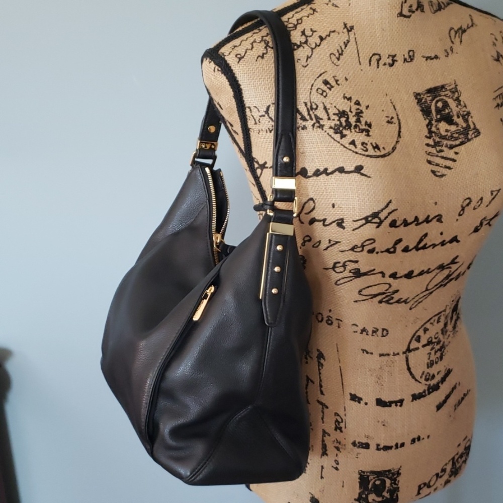 Michael Kors purse - Picture 2 of 6